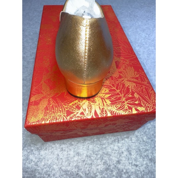 Women's Gold Metallic Round Toe Low Block Heel Pumps – Size 8 - Picture 5 of 7